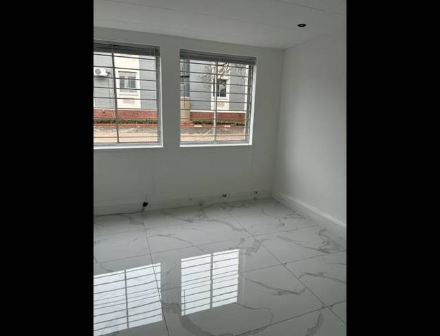 155M² OFFICE FOR SALE IN BEDFORD GARDENS